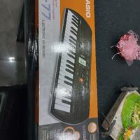 PIANOLA CASIO SA-77