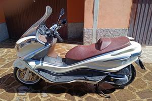Piaggio x10 350