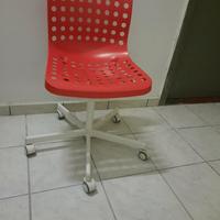 Sedia in plastica rossa Ikea