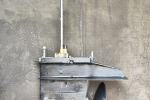 Piede con elica e ricambi vari per motori Selva