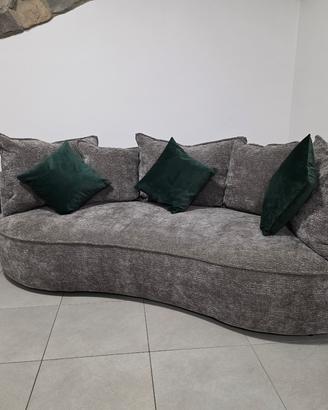 Divano nuovo 230x130cm