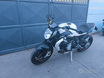 Mv agusta brutale 675