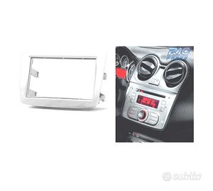Telaio grigio radio 2-DIN per Alfa Romeo MiTo.
