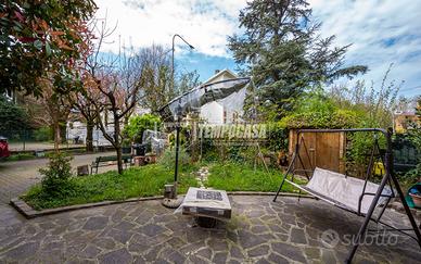 Spazioso appartamento in bifamiliare al 2° piano c