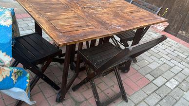 Tavolo + N. 4 sedie pieghevole prezzo totale 40 