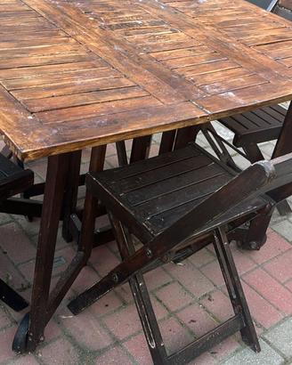 Tavolo + N. 4 sedie pieghevole prezzo totale 40 