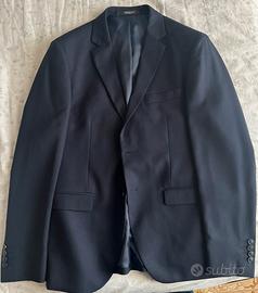 Vestito elegante da matrimonio per uomo