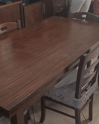 Tavolo noce e 4 sedie bellissime e robuste 