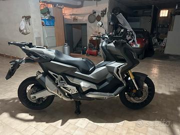 Honda x-adv 750