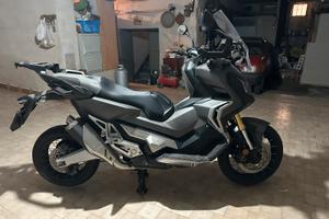 Honda x-adv 750
