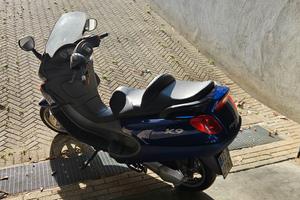 Scuoter Piaggio X9