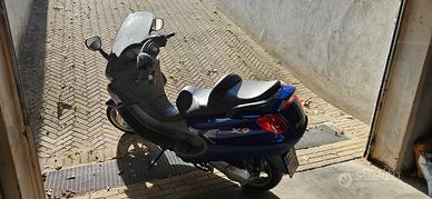 Scuoter Piaggio X9