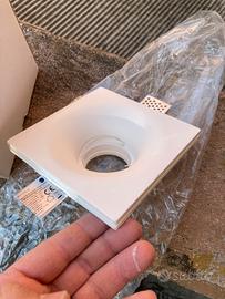 8 Faretti in gesso da incasso