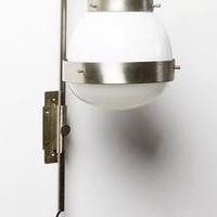 Lampada da parete Artemide Delta di Sergio Mazza