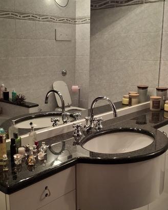 Mobile bagno con specchio e rubinetteria Stella