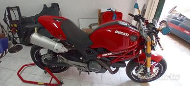 ducati monster 696 DEL 2009