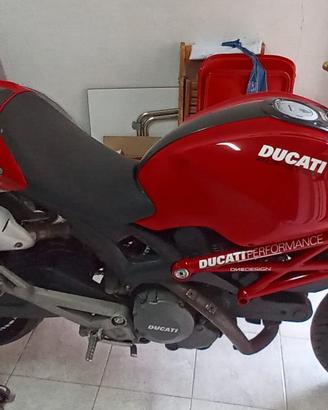 ducati monster 696 DEL 2009