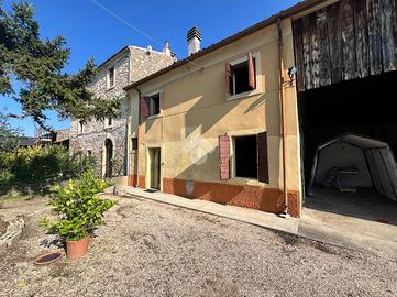 CASA DI CORTE A SAN MARTINO BUON ALBERGO