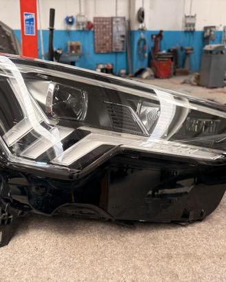 Faro ant dx audi Q3 del 2023