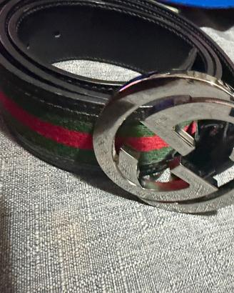 Cinta gucci