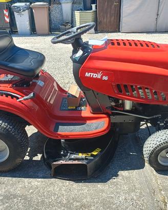 trattorino tagliaerba