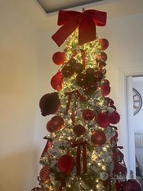 Albero di Natale innevato