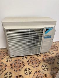 CLIMATIZZATORE DAIKIN CON DUE SPLIT DA SOFFITTO