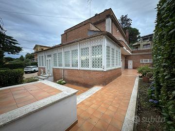 Villa Unifamiliare fronte lago Bracciano