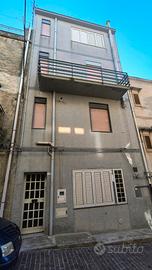Casa Indipendente 4 piani  110mq Alia