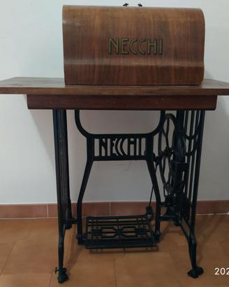 macchina da cucire Necchi