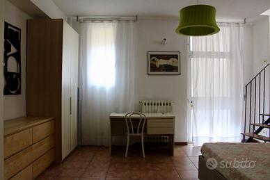 LIBERO AMPIO MONOLOCALE :  VIA BELFIORE