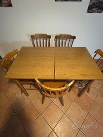tavolo allungabile completo di  5 sedie
