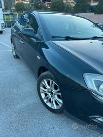 Lancia delta (entra)
