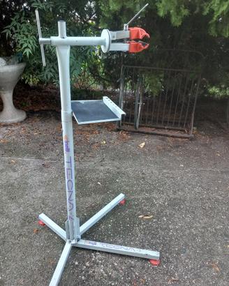 Cavalletto manutenzione bicicletta