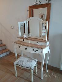 Elegante Toilette Trucco Shabby Chic con Sgabello