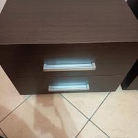 coppia comodini con cassetti scorrevoli 