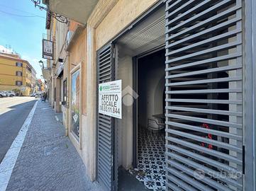 NEGOZIO A ALBANO LAZIALE