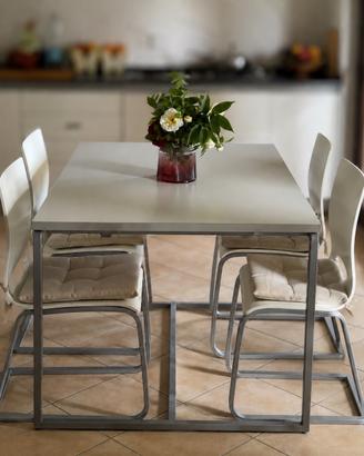 Tavolo da pranzo + 4 sedie – Set completo 135 €
