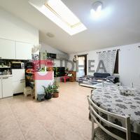 TRICAMERE IN CENTRO PAESE- Rif. UPP1