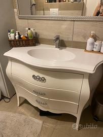 mobile bagno bianco elegante