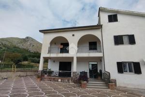 CASA SEMINDIPENDENTE A SAN VITTORE DEL LAZIO