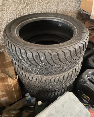 4 Pneumatici auto 225 50 17