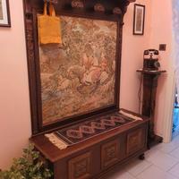 Porta abiti da ingresso e cassapanca