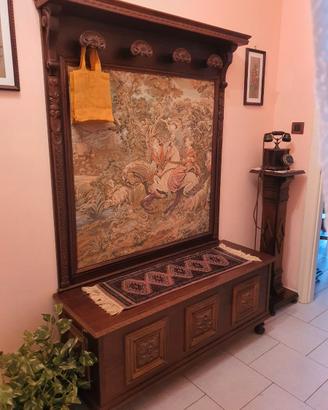 Porta abiti da ingresso e cassapanca