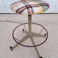 sgabello industriale verde seduta scozzese anni 70