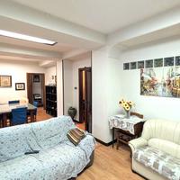 Ampio pentavani oltre accessori in Via Catania