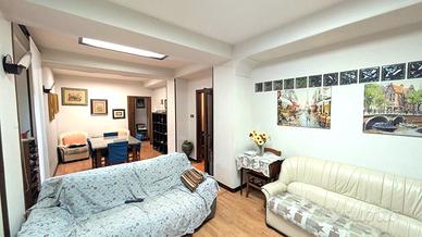 Ampio pentavani oltre accessori in Via Catania