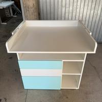 Fasciatoio ,lettino e mobile