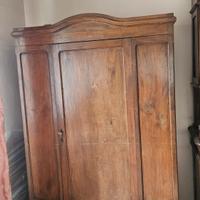 Armadio in legno massello