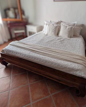 Letto e armadio in stile etnico